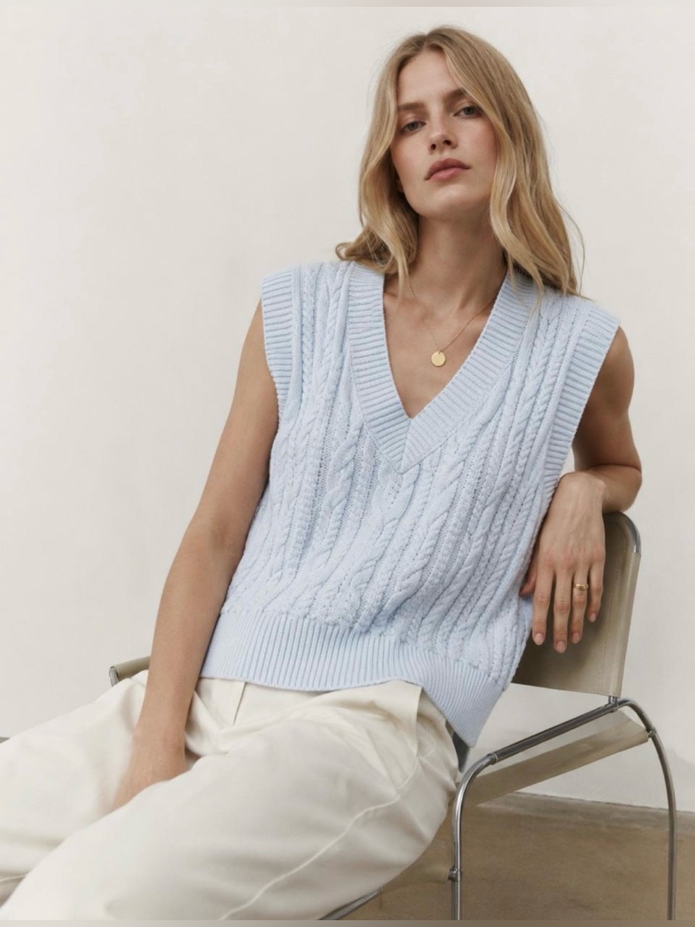 Abercrombie & Fitch Light Blue Knitted Sleeveless Sweater Vest